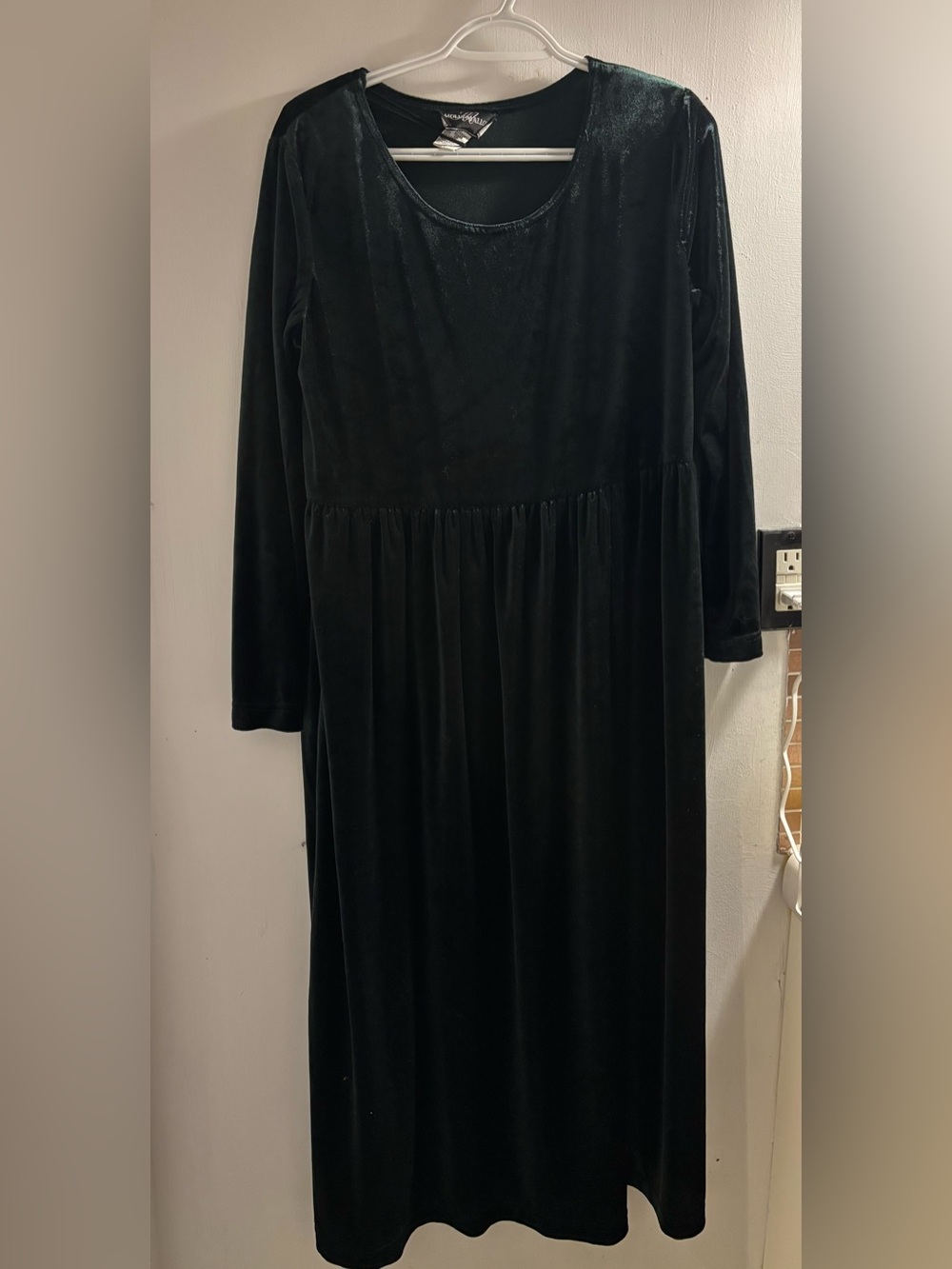 Women's Dark Green Velvet Long Sleeve Midi Dress